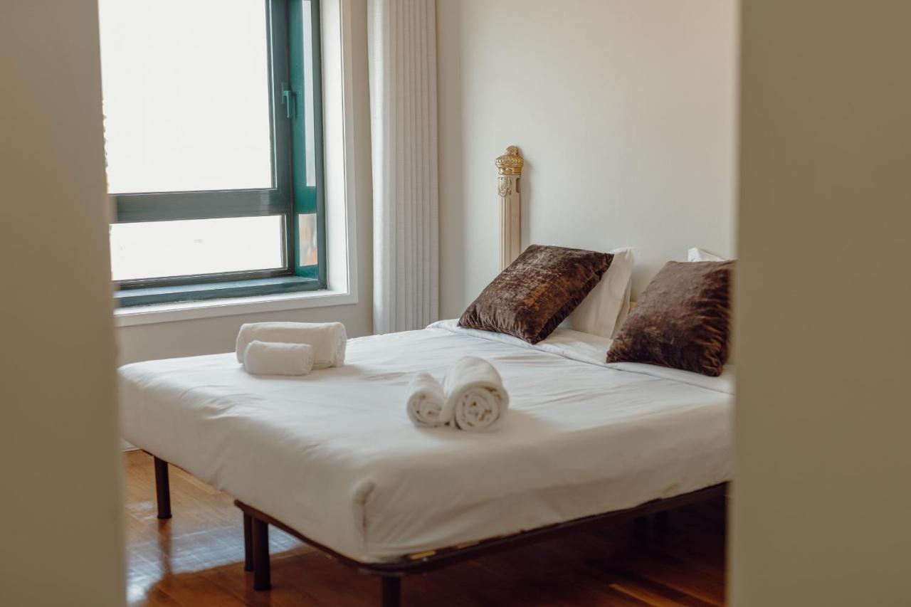 Appartamento Downtown Grand Tower View By Vacationy OOporto Esterno foto