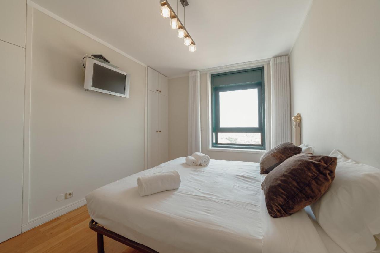 Appartamento Downtown Grand Tower View By Vacationy OOporto Esterno foto