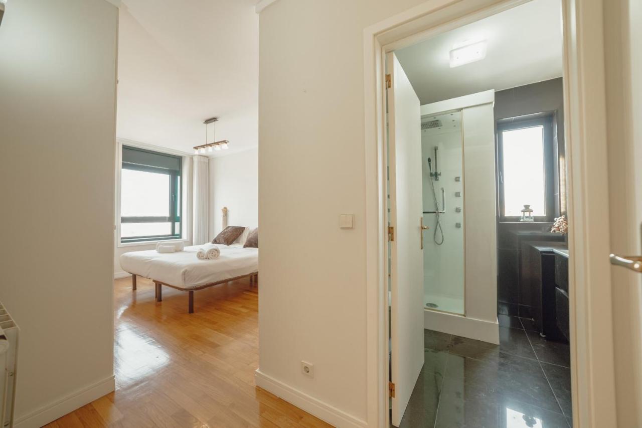 Appartamento Downtown Grand Tower View By Vacationy OOporto Esterno foto