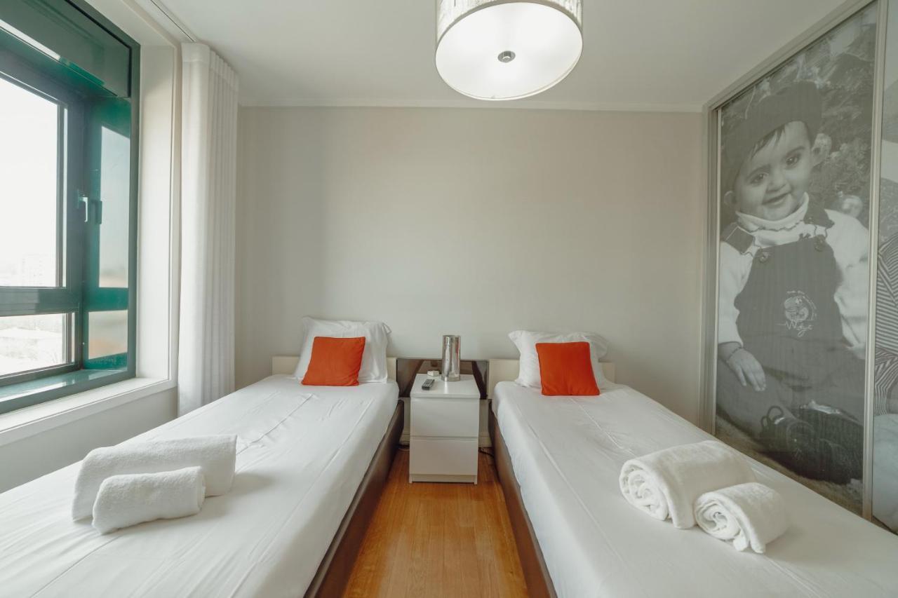 Appartamento Downtown Grand Tower View By Vacationy OOporto Esterno foto