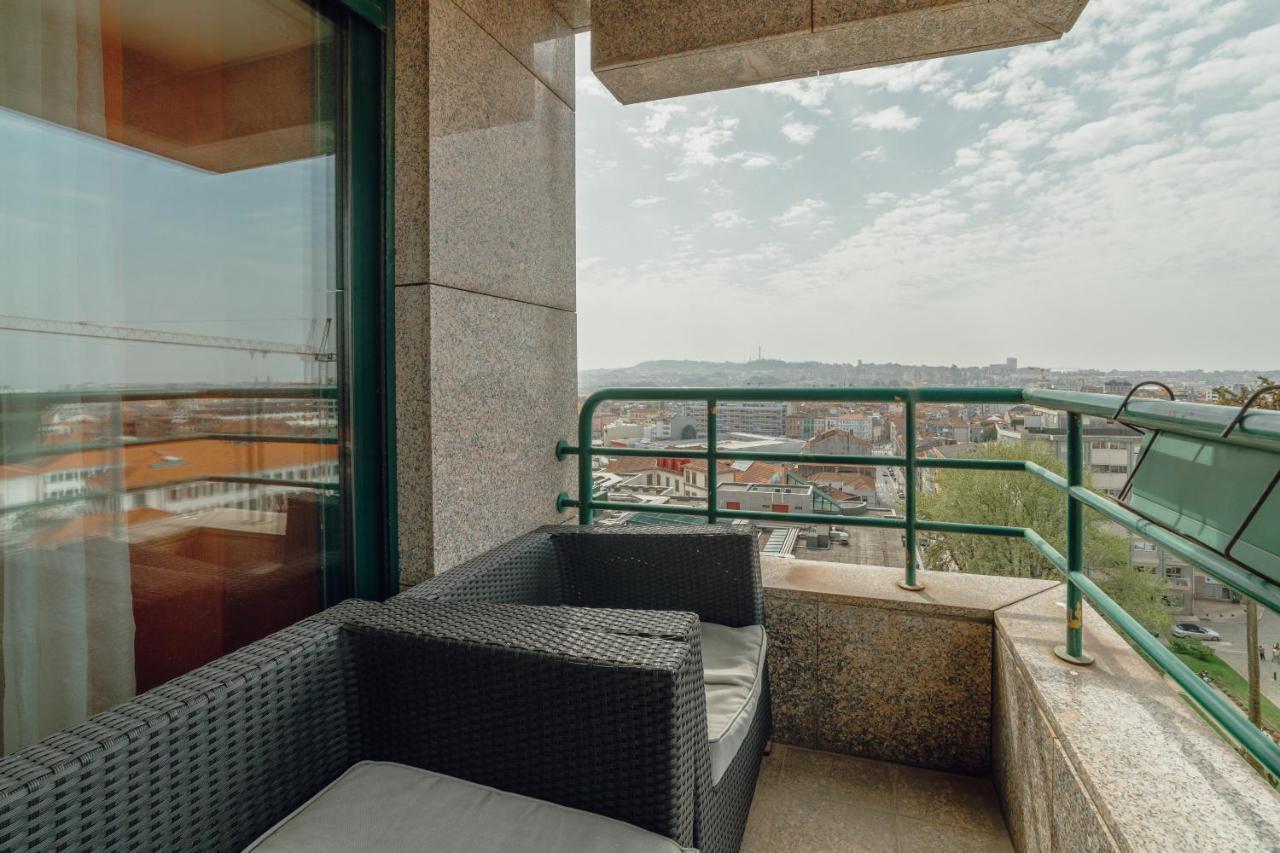 Appartamento Downtown Grand Tower View By Vacationy OOporto Esterno foto