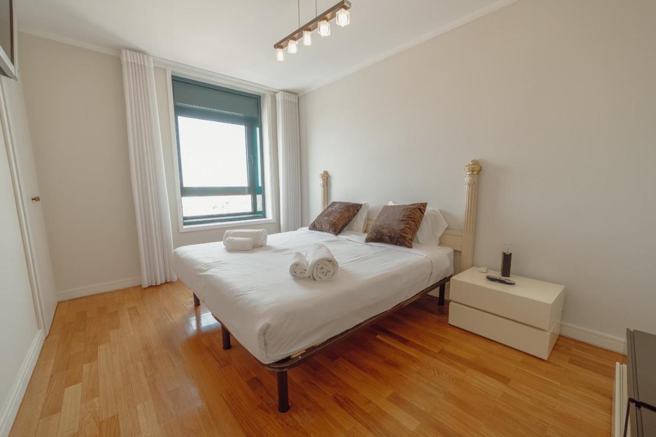 Appartamento Downtown Grand Tower View By Vacationy OOporto Esterno foto