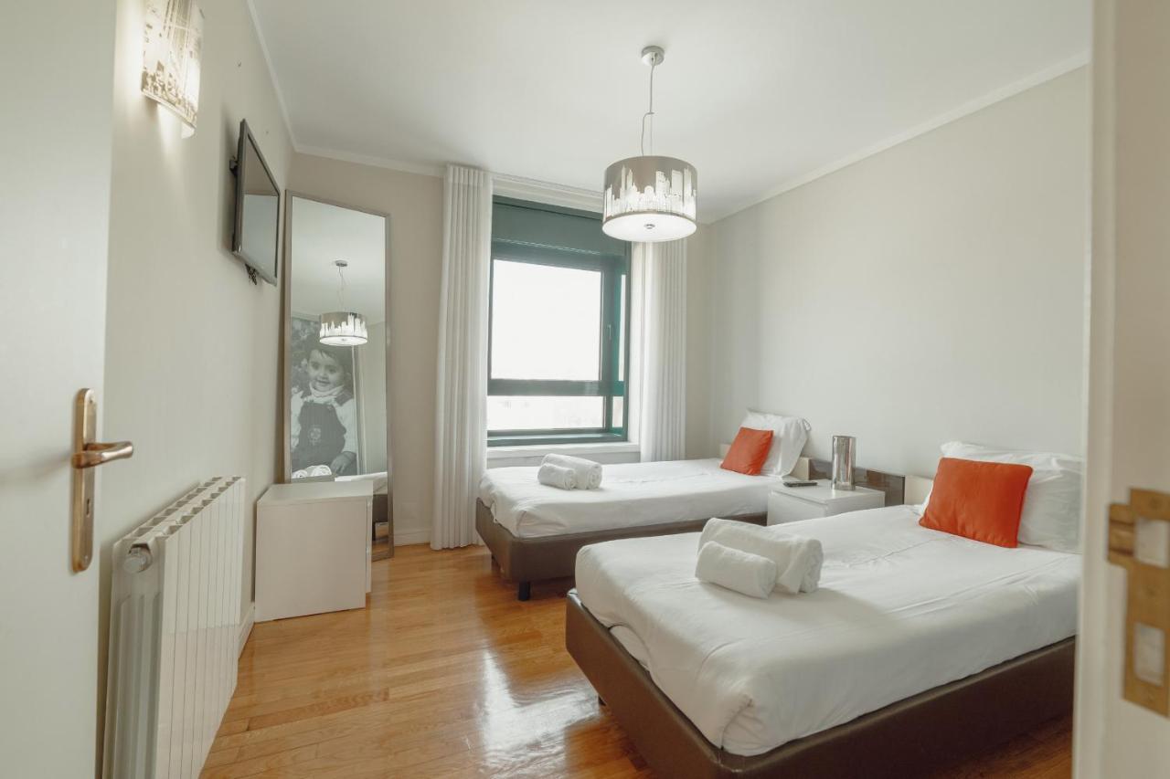 Appartamento Downtown Grand Tower View By Vacationy OOporto Esterno foto