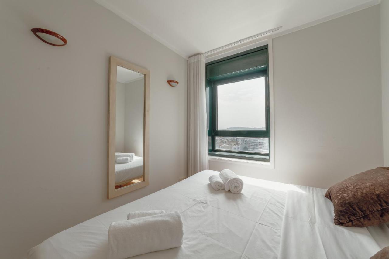 Appartamento Downtown Grand Tower View By Vacationy OOporto Esterno foto