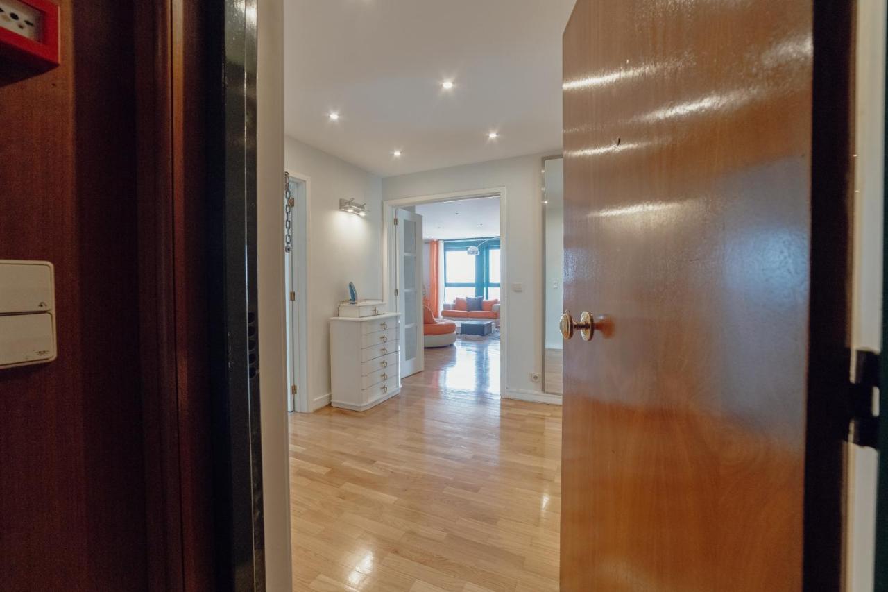 Appartamento Downtown Grand Tower View By Vacationy OOporto Esterno foto